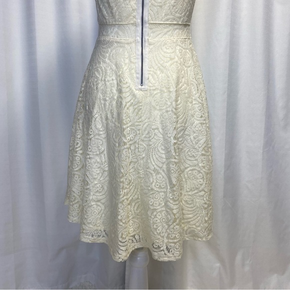 American Rag Charlotte Floral Lace Dress. Size Medium. Creamy Ivory color - Picture 7 of 14